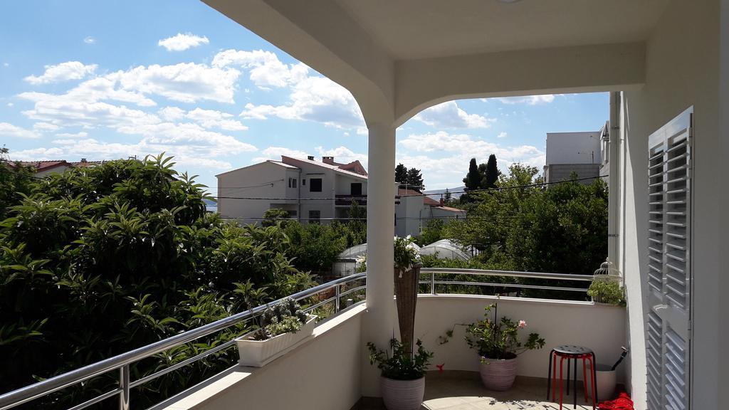 Villa-Apartments Karmel Kastela Exterior photo